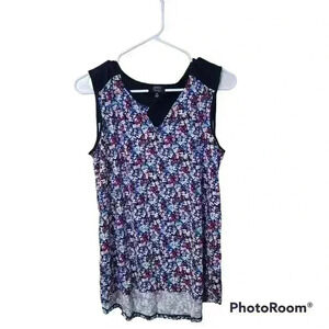705. Jones new york floral color block short sleeve medium top